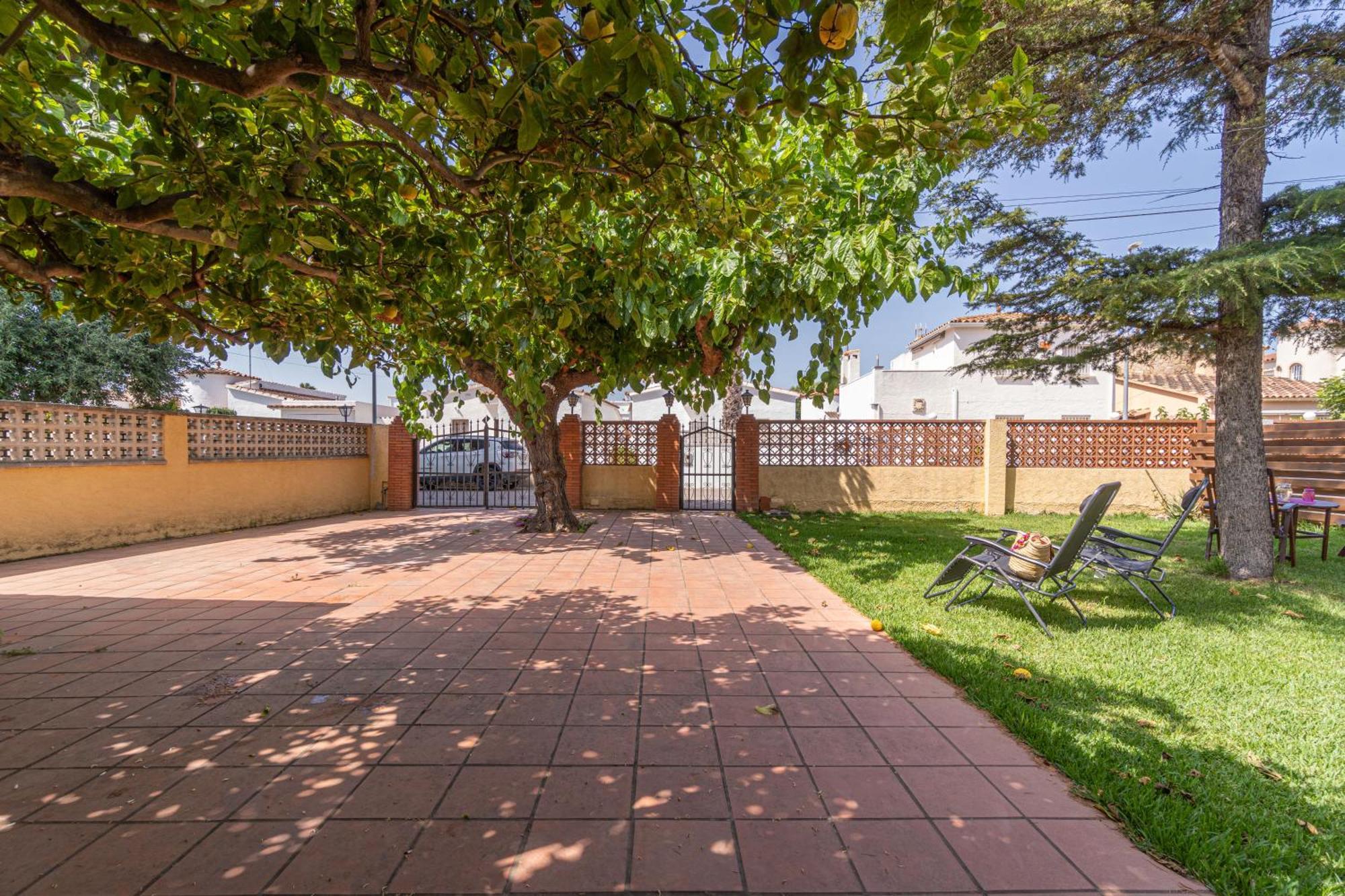 Apart-Rent Casa Con Jardin Pani 0081 Empuriabrava Exteriér fotografie